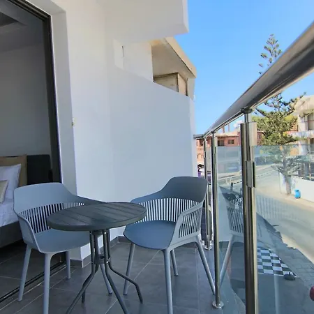Apartment Phaedrus Living: Seaside Luxury Flat Athina 117